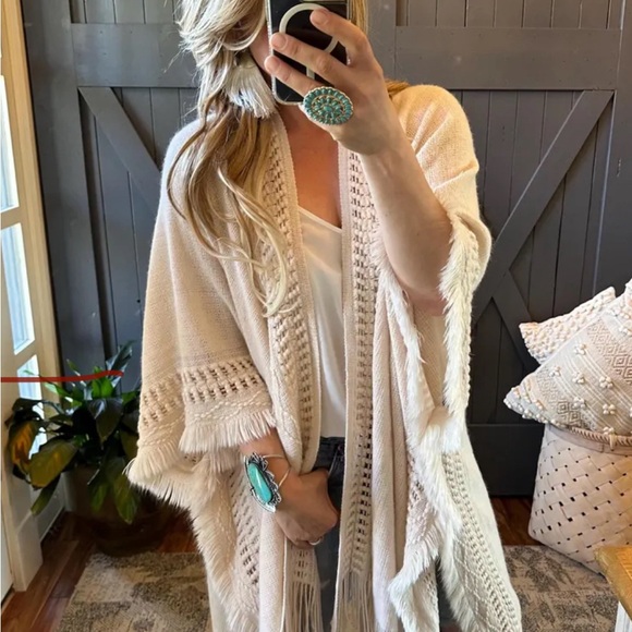 New Bohemian Knit Cream Fringe Poncho Ruana Cardigan Sweater Hippie Top - Picture 4 of 10